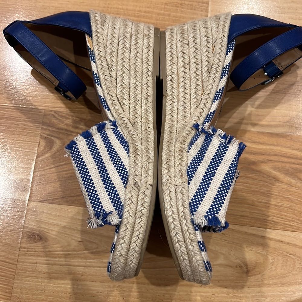 Blue Striped Strappy Wedges 8.5 - Picture 7 of 9